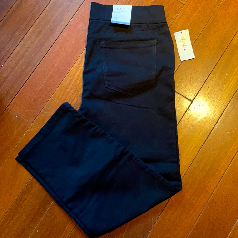 Women’s Mid Rise Capri